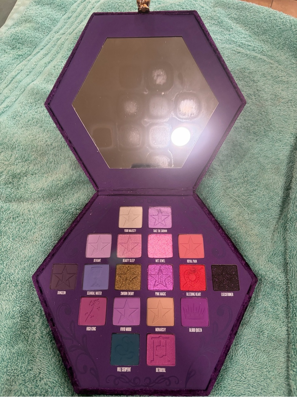 Jeffree Star Purple Velvet Hexagon Cosmetic Case with Gold Pull - Picture 2 of 3